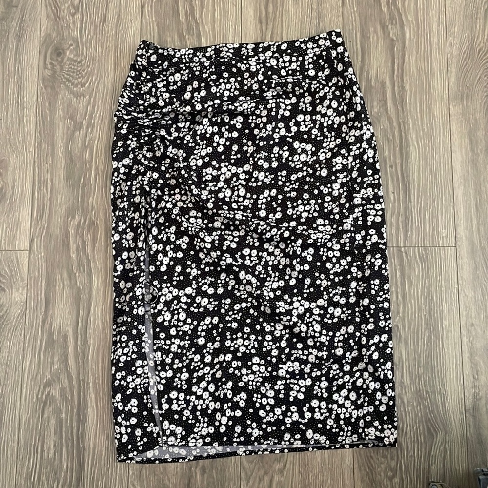 SHEIN Split Thigh Ditsy Floral Skirt